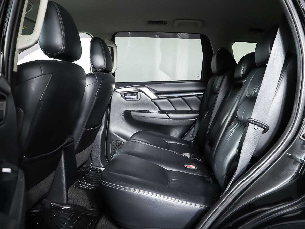 Mitsubishi Pajero Sport, 2018 Фото №10