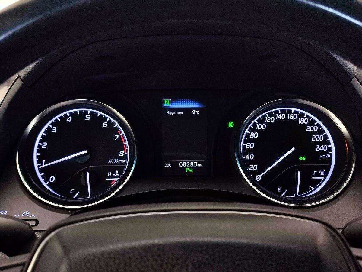 Toyota Camry, 2018 Фото №14