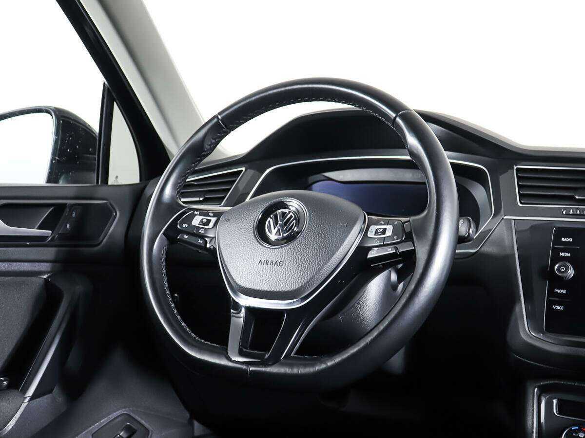 Volkswagen Tiguan, 2018 Фото №14