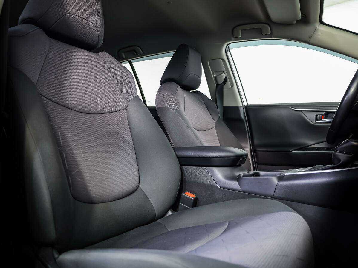 Toyota RAV4, 2020 Фото №10