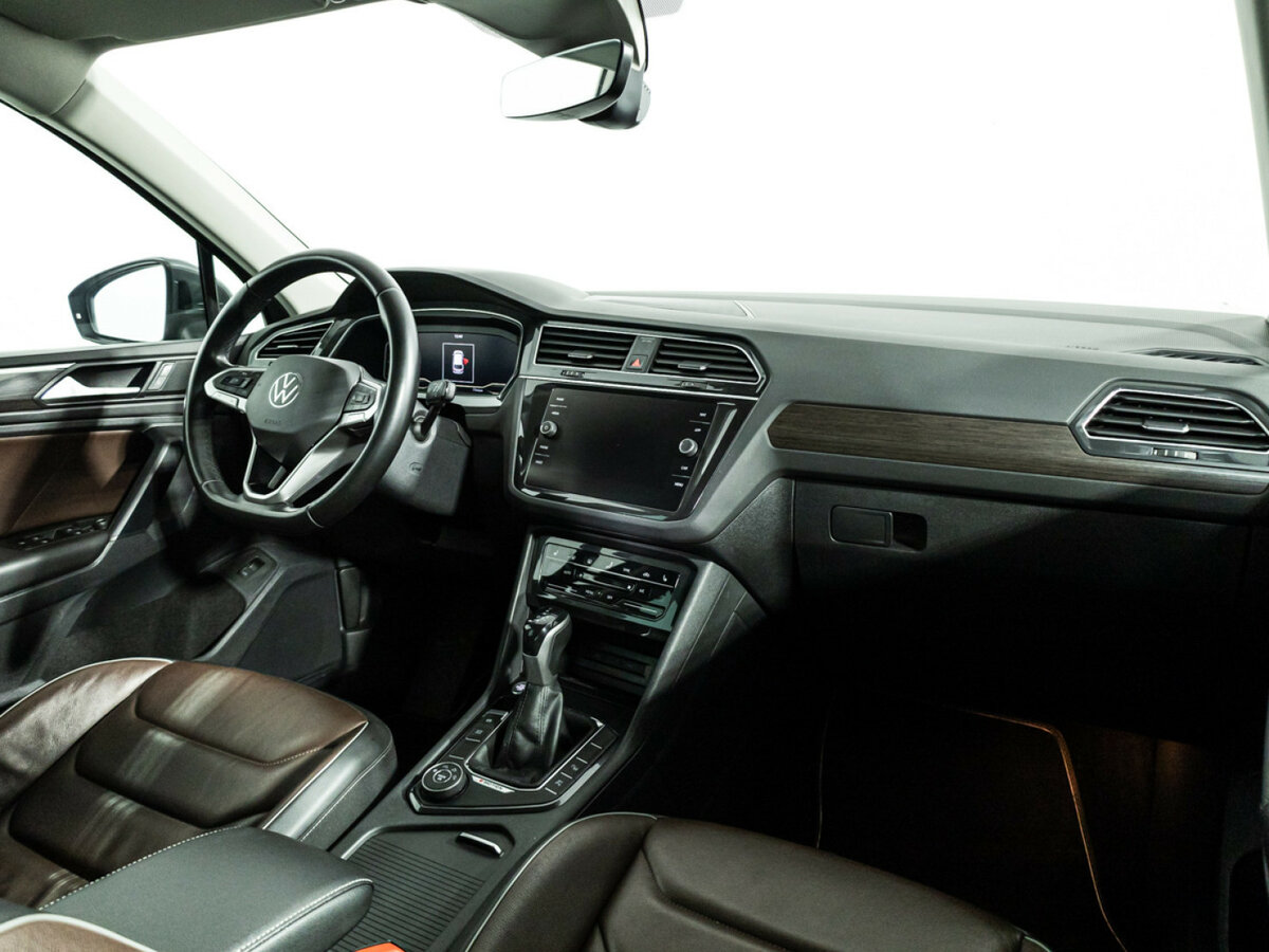 Volkswagen Tiguan II Рестайлинг, 2020 Фото №8