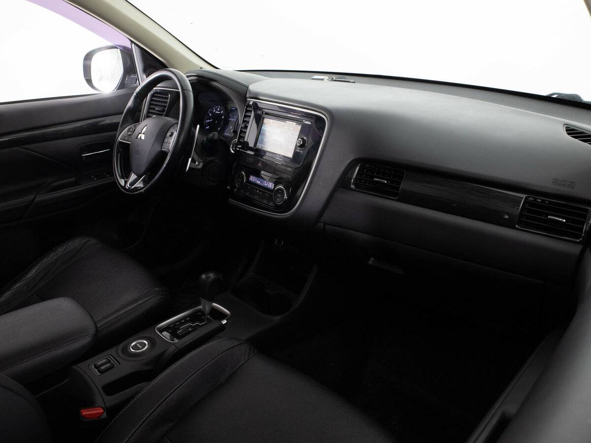 Mitsubishi Outlander III Рестайлинг 2, 2016 Фото №12