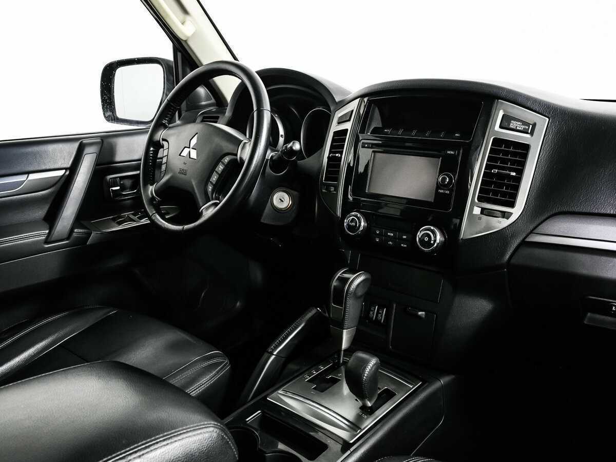 Mitsubishi Pajero, 2015 Фото №9