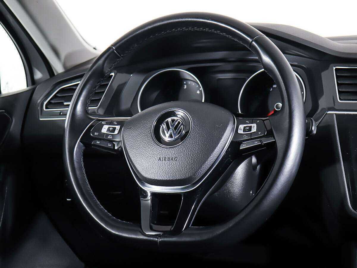 Volkswagen Tiguan, 2018 Фото №14