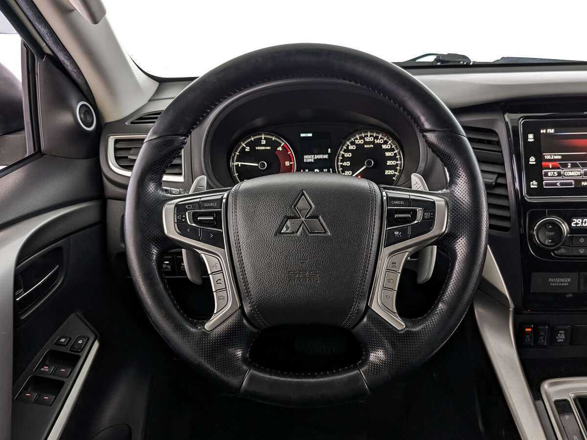 Mitsubishi Pajero Sport, 2017 Фото №18