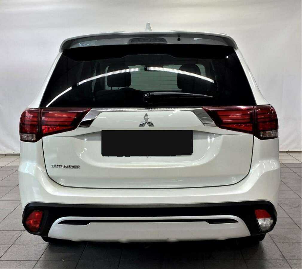 Mitsubishi Outlander, 2021 Фото №3