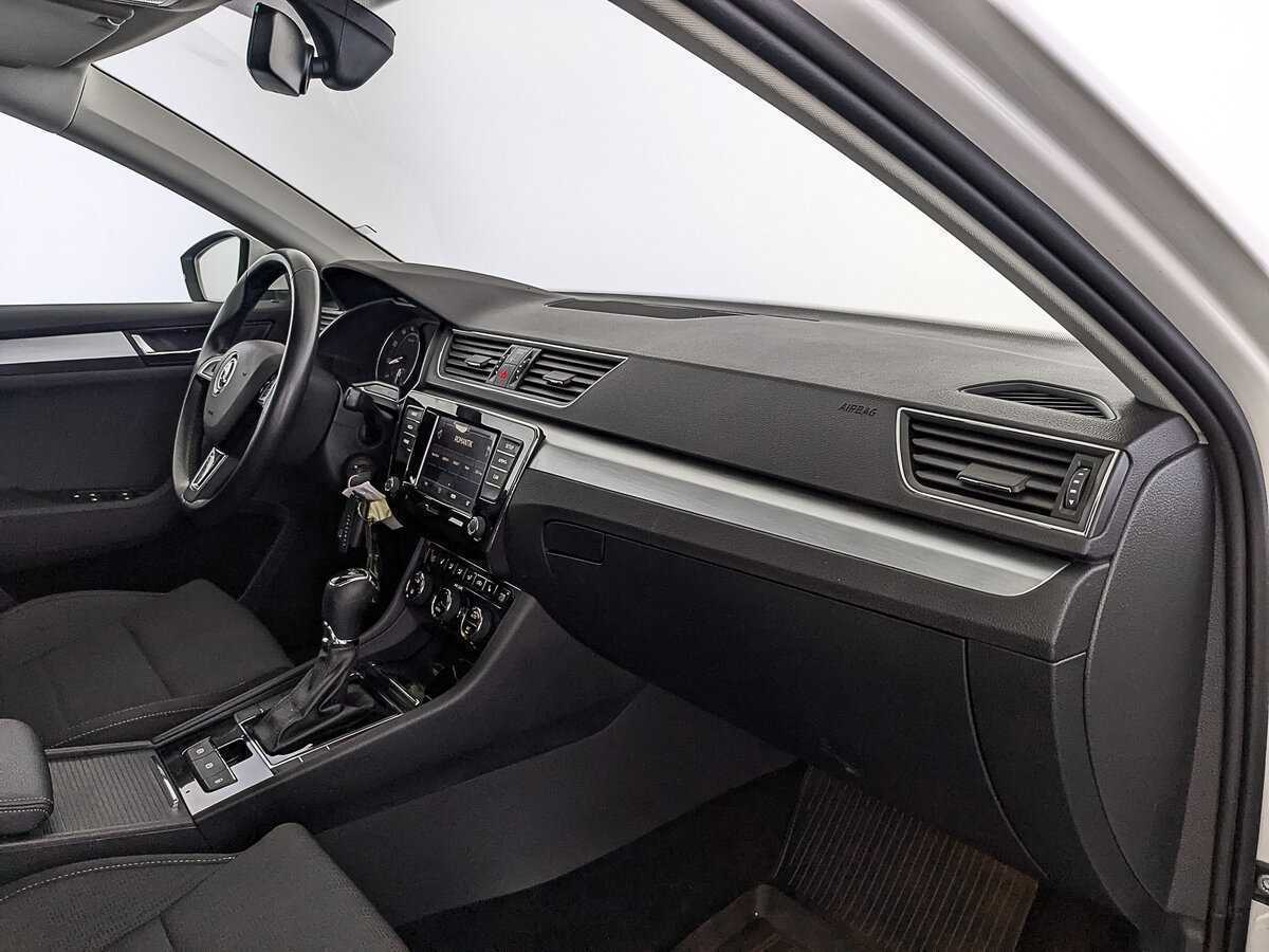 Skoda Superb, 2017 Фото №13