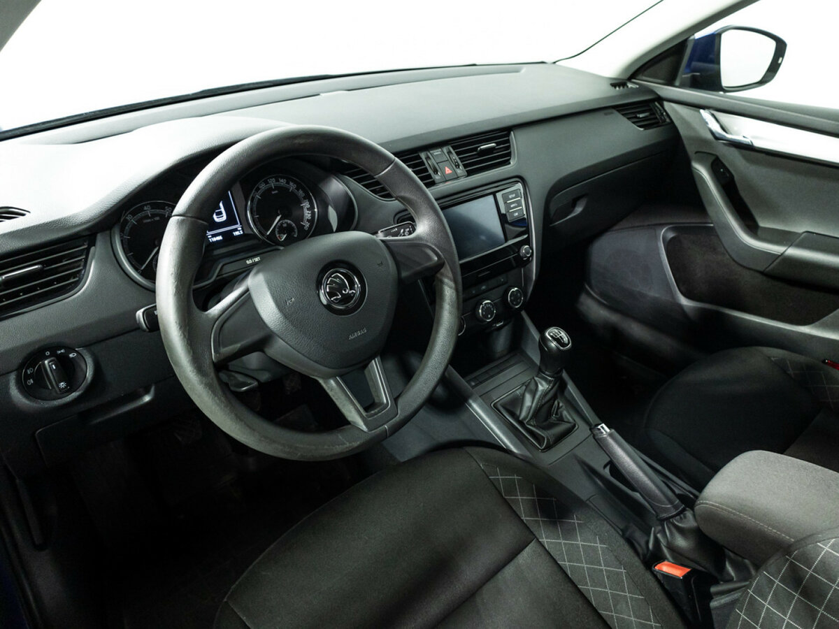 Skoda Octavia III (A7) Рестайлинг, 2020 Фото №11
