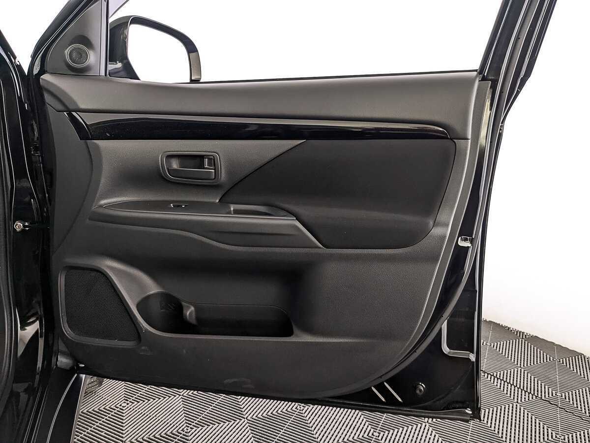 Mitsubishi Outlander, 2021 Фото №25