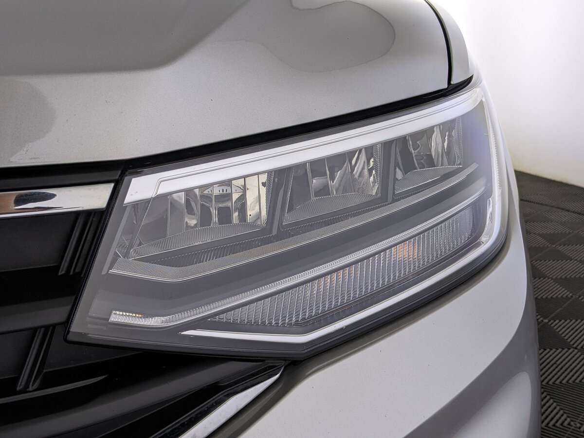 Volkswagen Tiguan, 2021 Фото №11