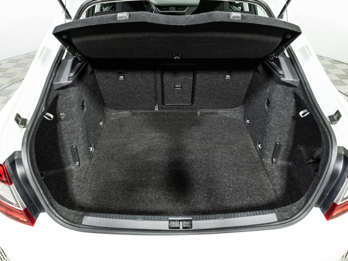 Skoda Octavia III (A7) Рестайлинг, 2017 Фото №14
