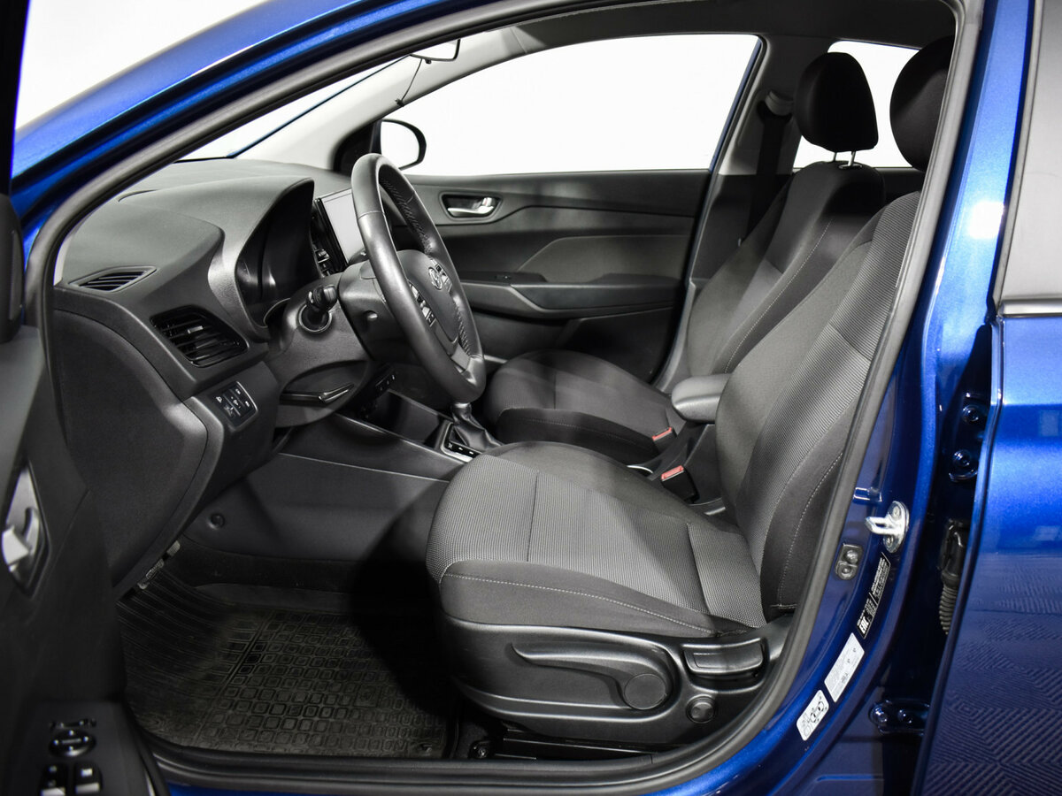 Hyundai Solaris II Рестайлинг, 2022 Фото №10