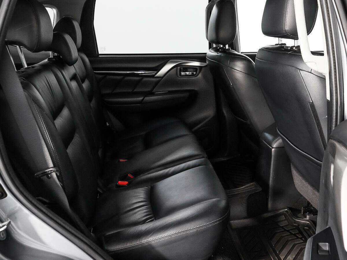 Mitsubishi Pajero Sport, 2016 Фото №12