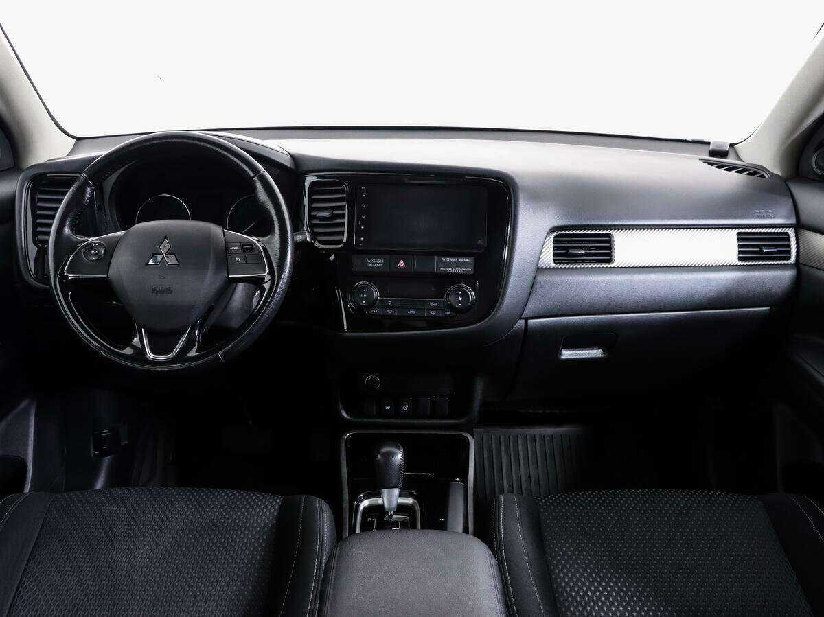 Mitsubishi Outlander, 2018 Фото №8