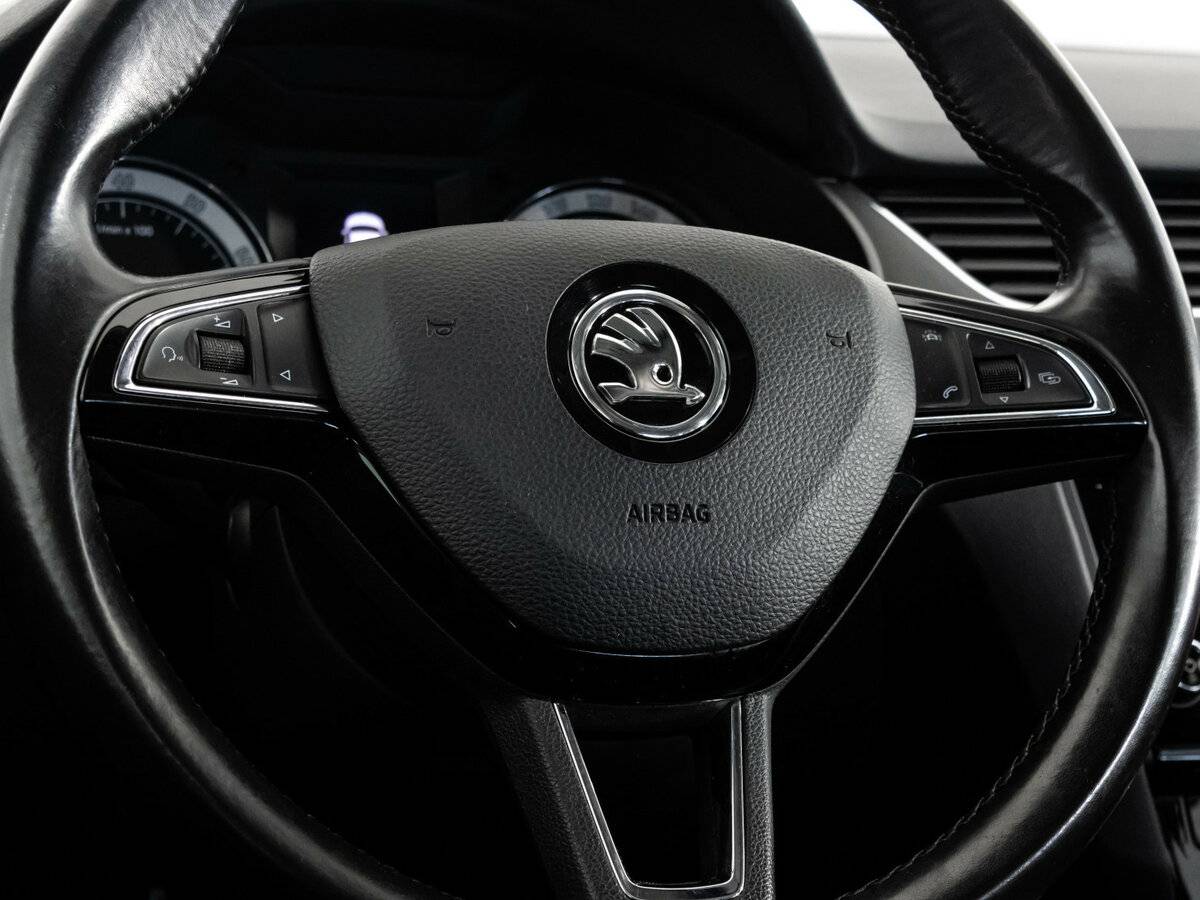Skoda Octavia III (A7) Рестайлинг, 2017 Фото №9