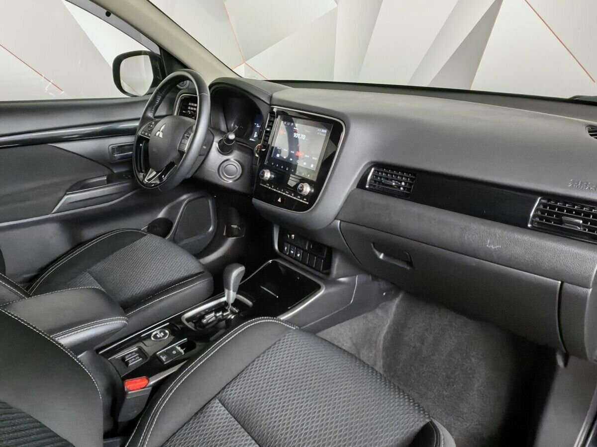 Mitsubishi Outlander, 2022 Фото №7