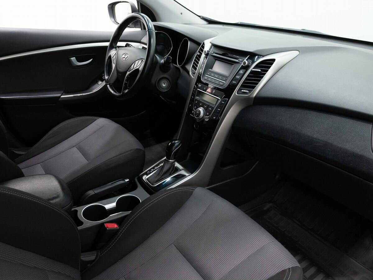 Hyundai i30, 2013 Фото №11