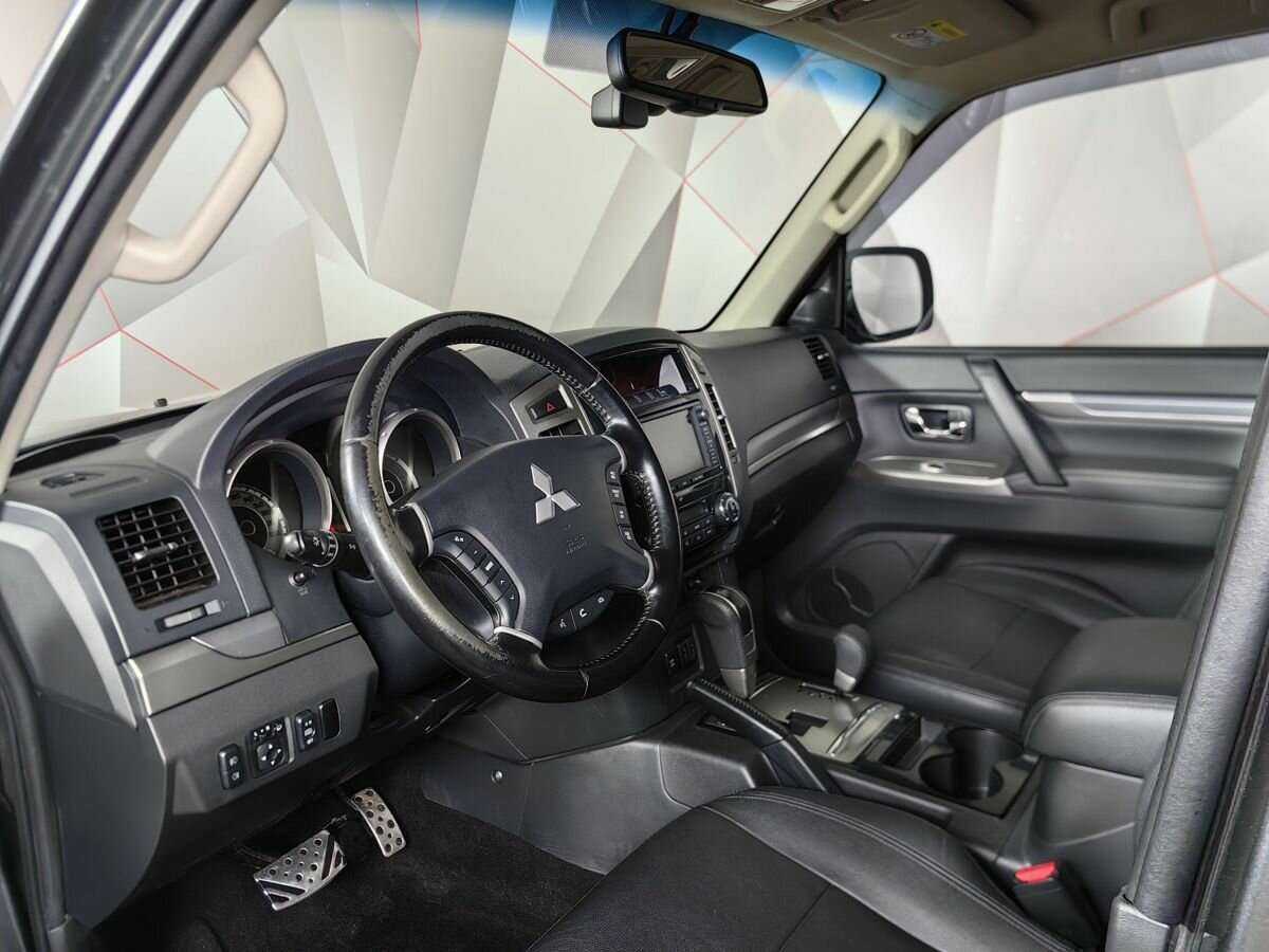 Mitsubishi Pajero, 2015 Фото №14