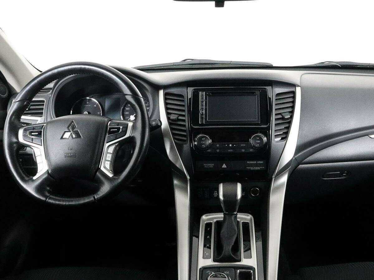 Mitsubishi Pajero Sport, 2017 Фото №10
