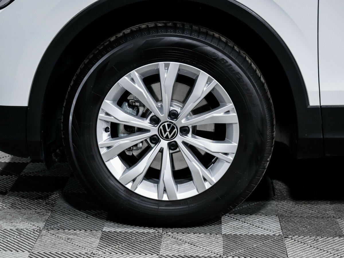 Volkswagen Tiguan II Рестайлинг, 2021 Фото №14