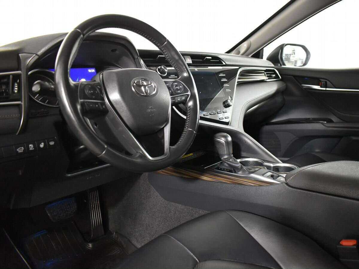 Toyota Camry, 2020 Фото №7