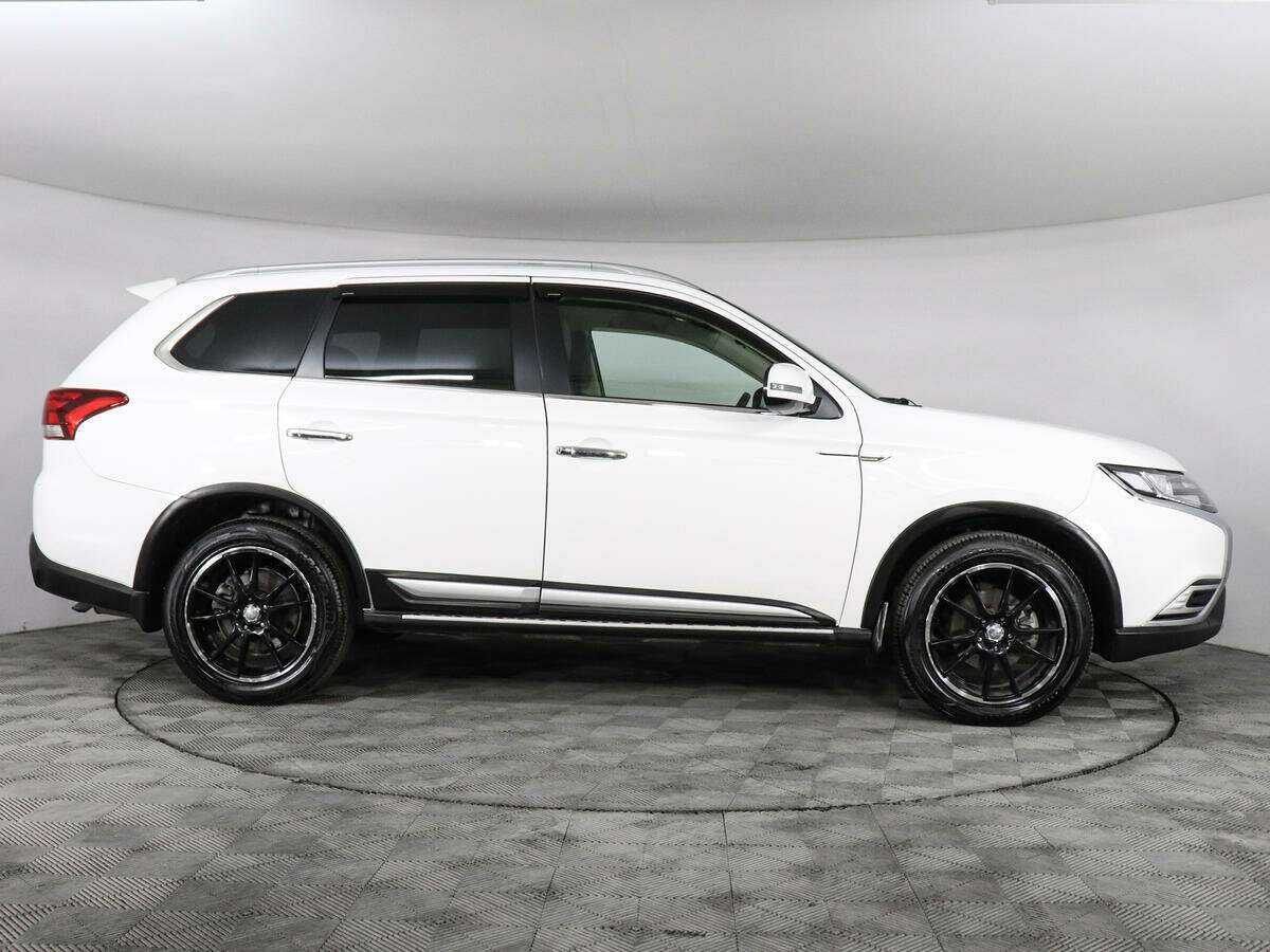 Mitsubishi Outlander, 2020 Фото №4