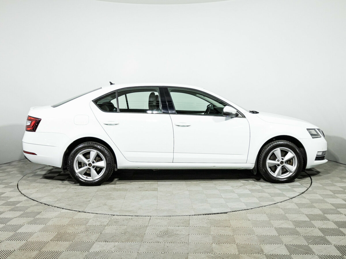 Skoda Octavia III (A7) Рестайлинг, 2017 Фото №4