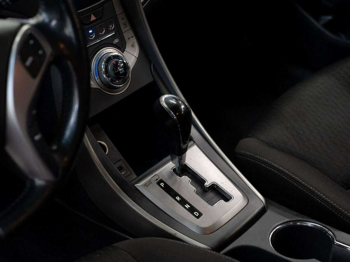 Hyundai Elantra, 2012 Фото №11
