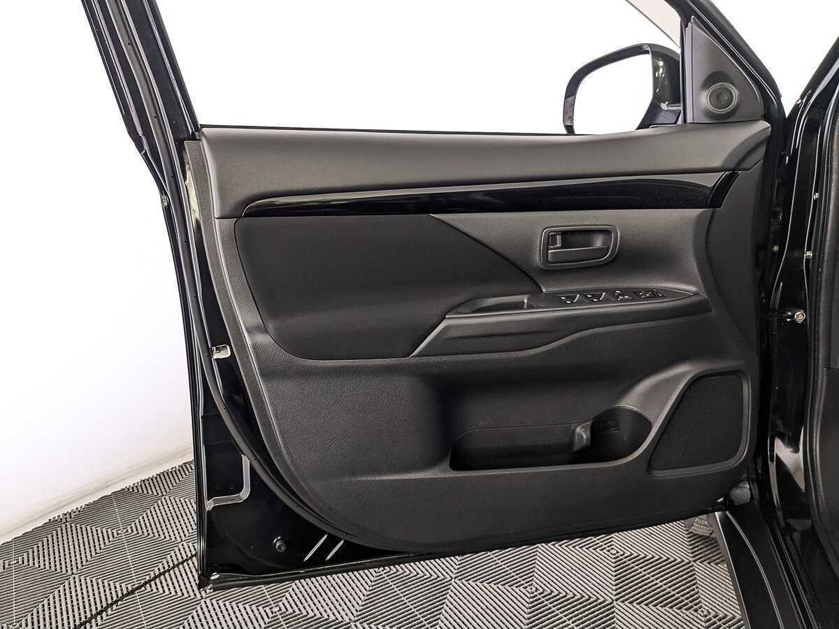 Mitsubishi Outlander, 2021 Фото №19