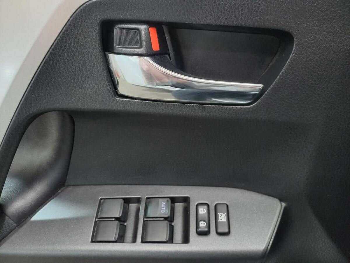 Toyota RAV4, 2018 Фото №15