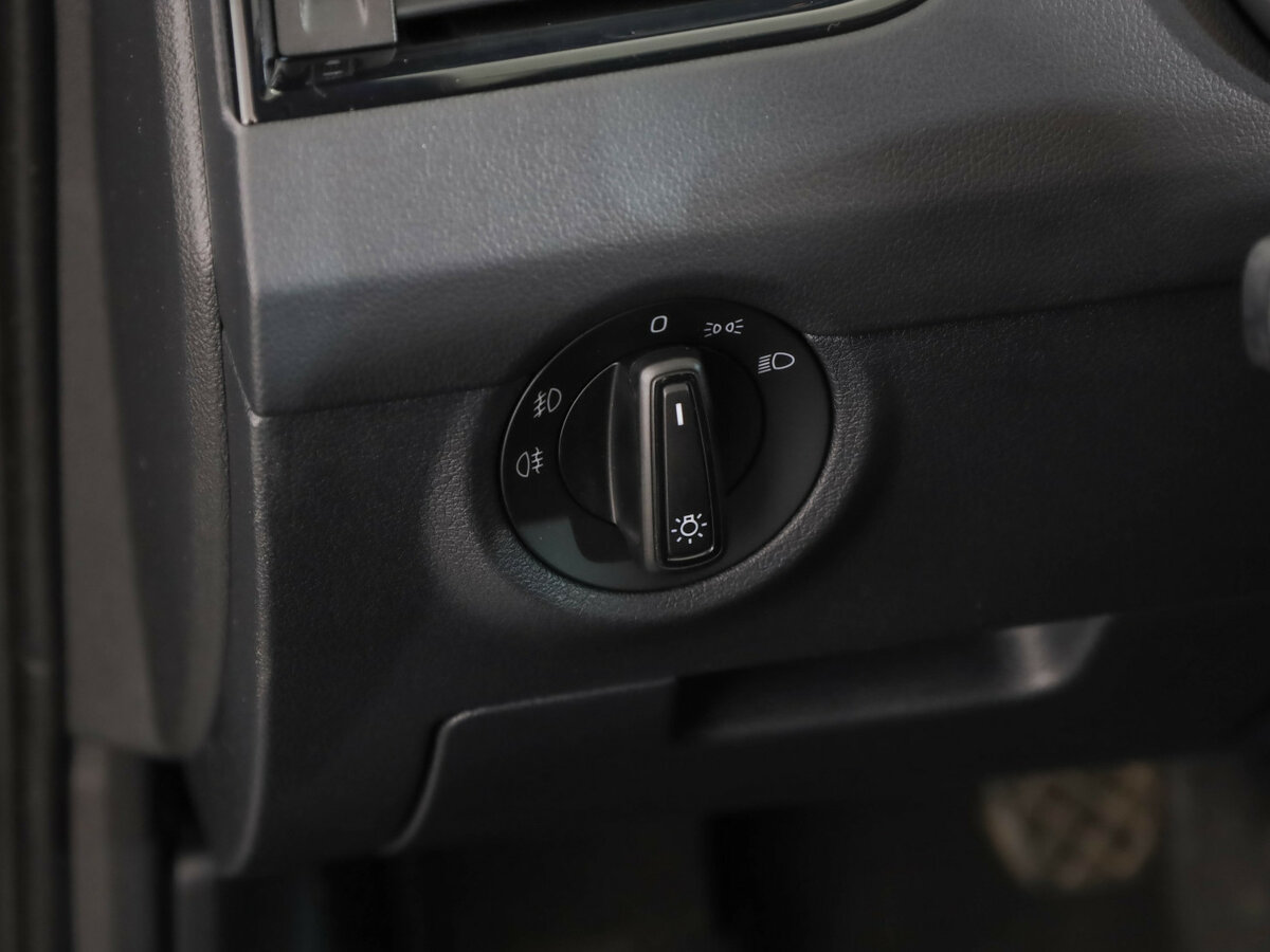 Skoda Octavia III (A7) Рестайлинг, 2019 Фото №18