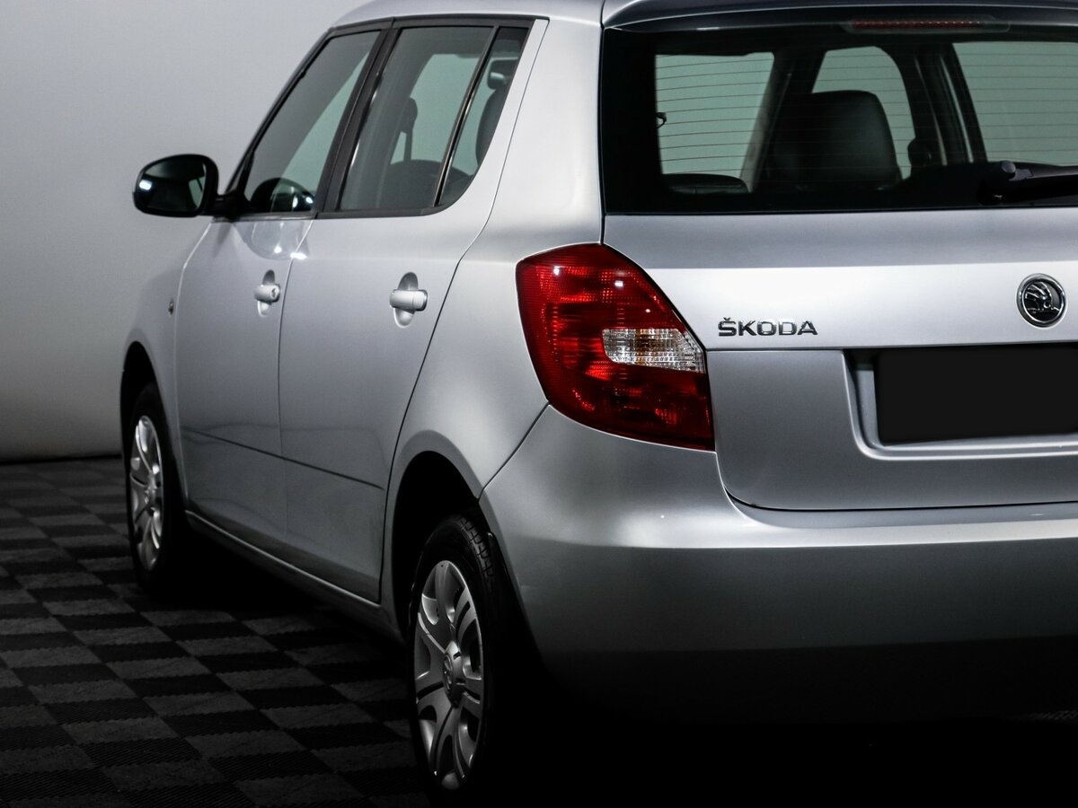 Skoda Fabia II Рестайлинг, 2014 Фото №15