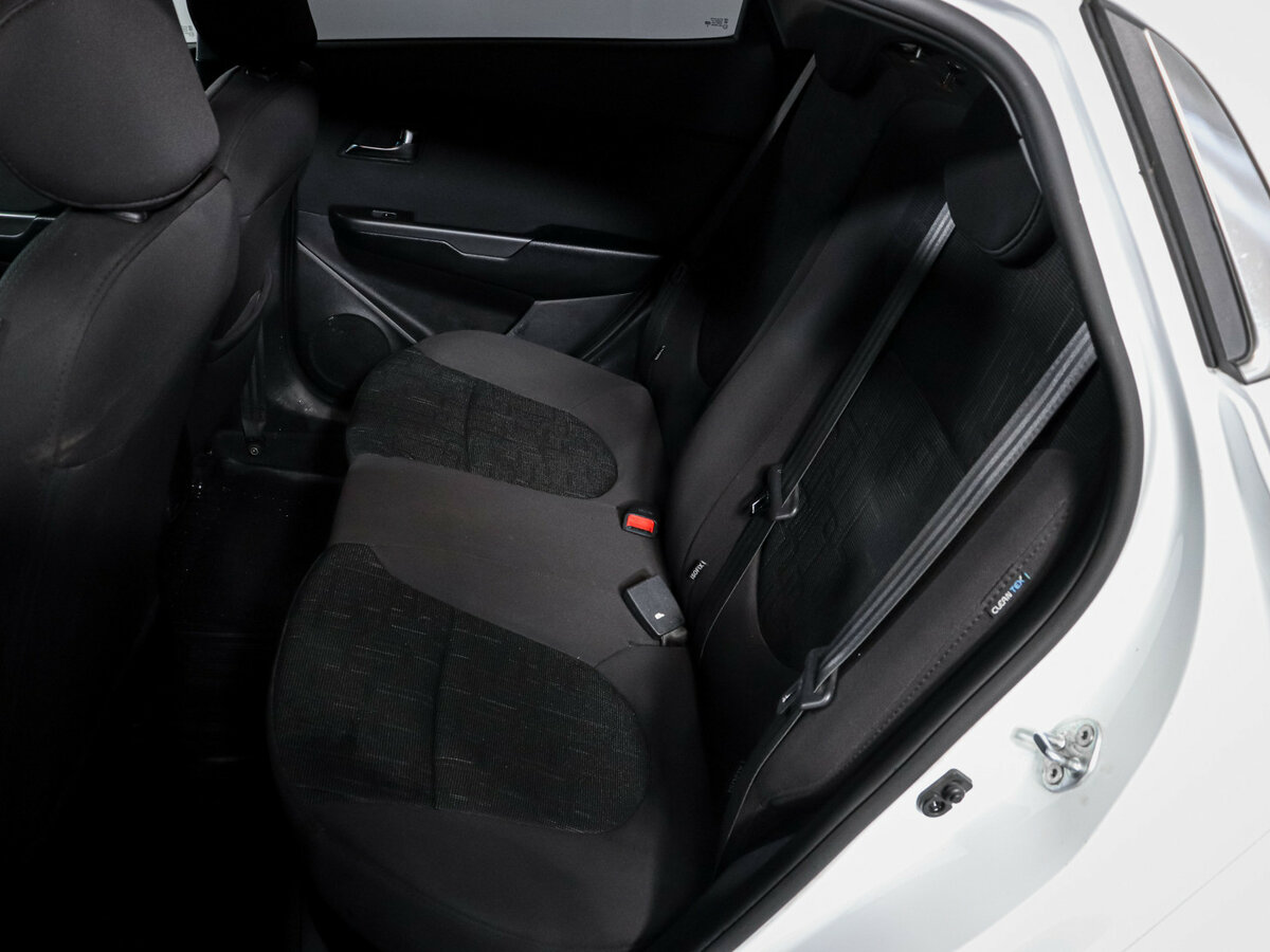 Kia Rio III Рестайлинг, 2015 Фото №8