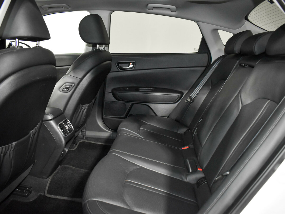 Kia K5 II, 2017 Фото №11