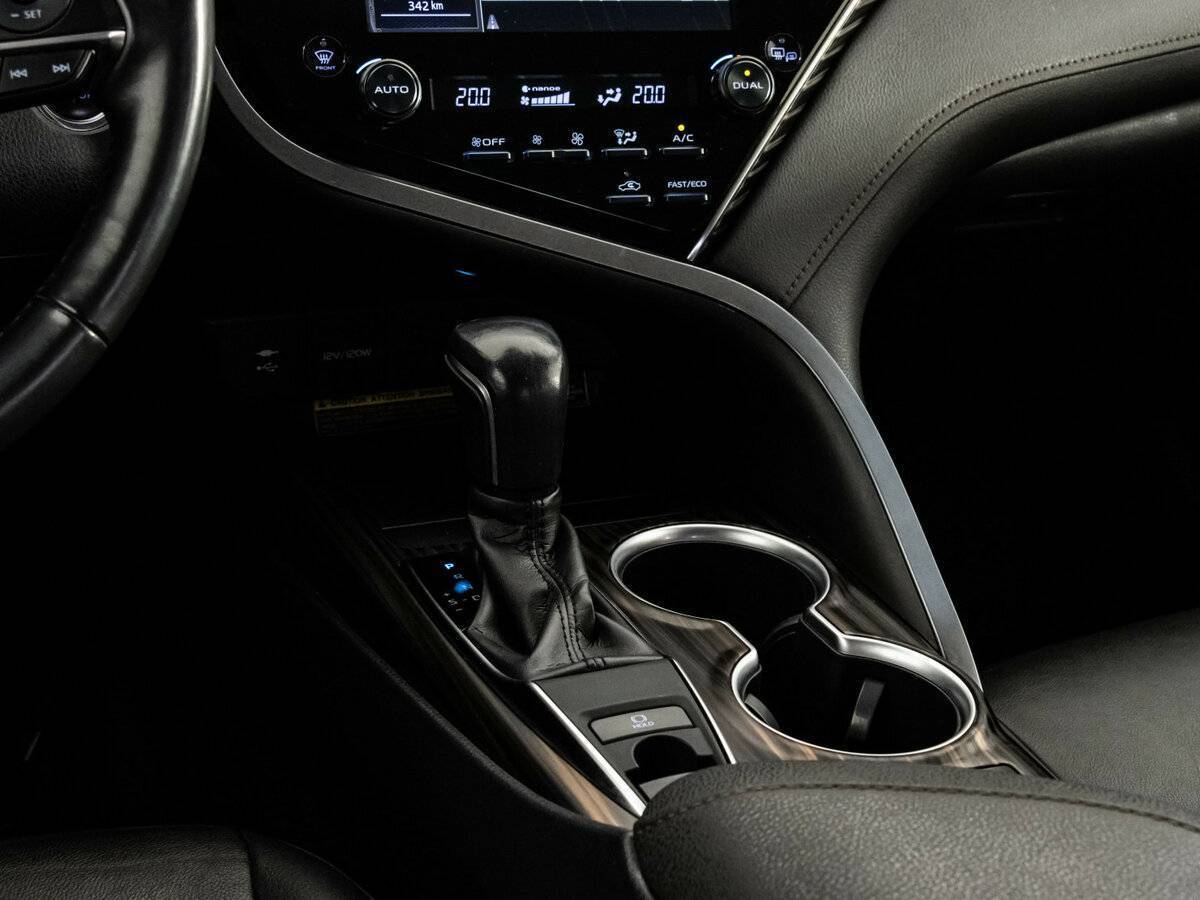 Toyota Camry, 2018 Фото №15