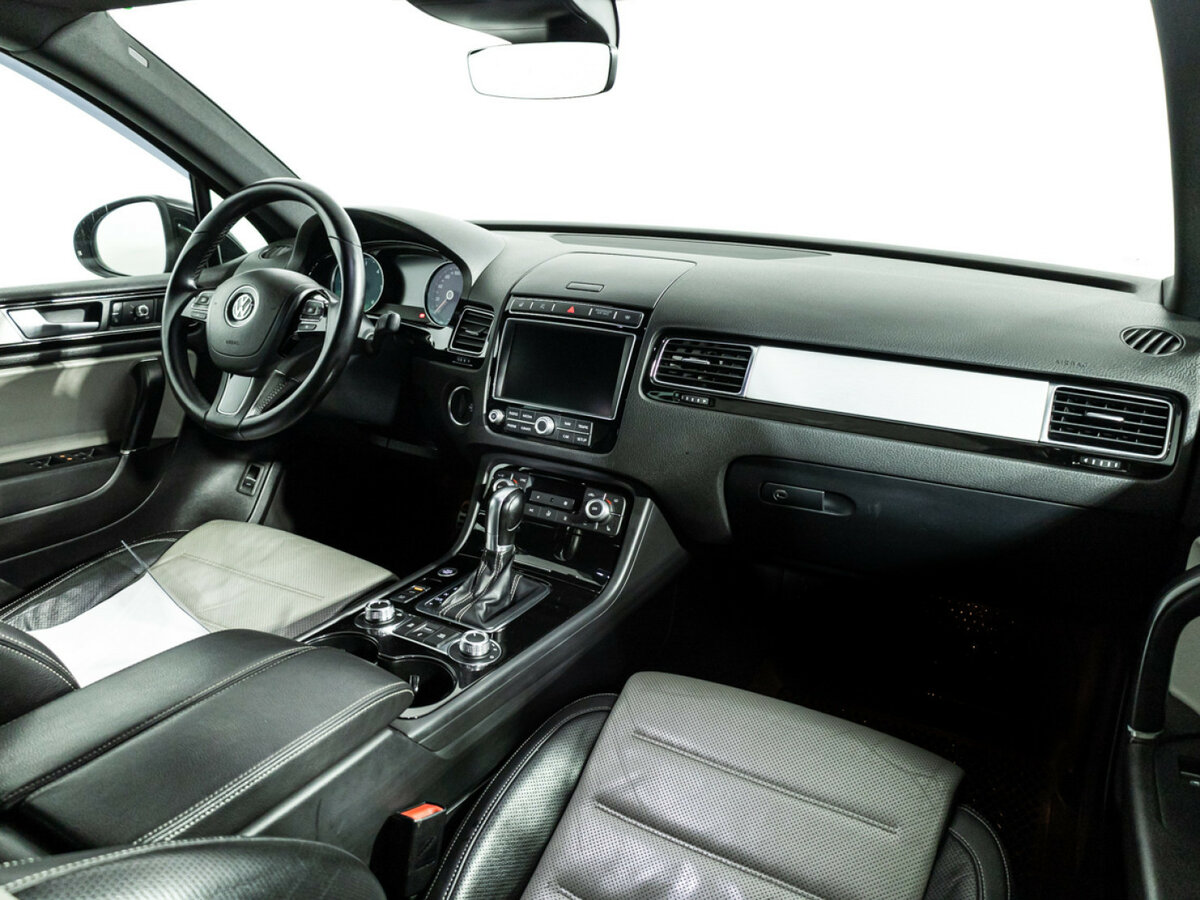 Volkswagen Touareg II Рестайлинг, 2017 Фото №7