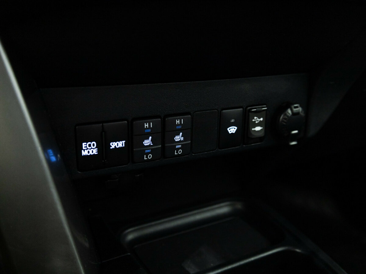 Toyota RAV4 IV (XA40) Рестайлинг, 2017 Фото №16