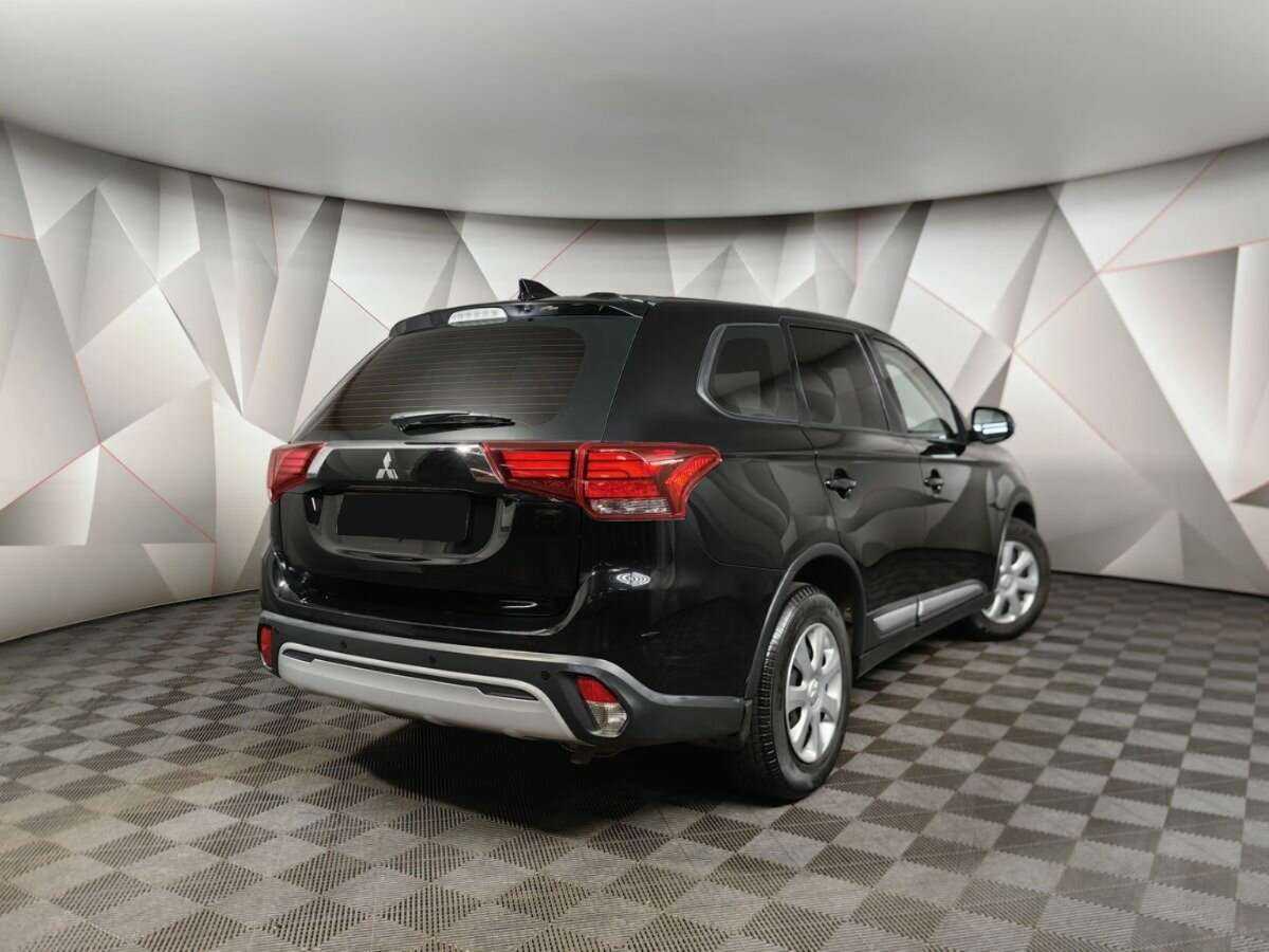 Mitsubishi Outlander, 2018 Фото №2