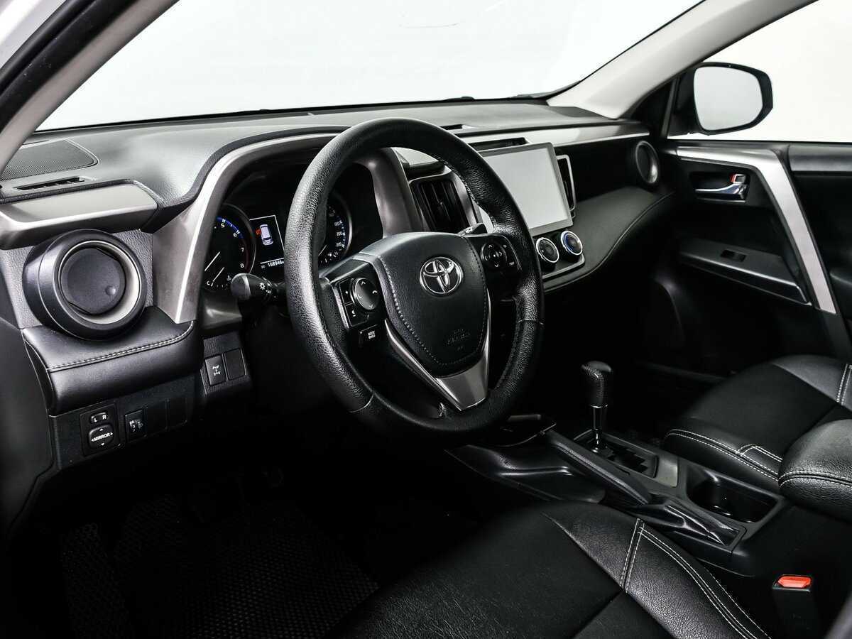 Toyota RAV4, 2017 Фото №11