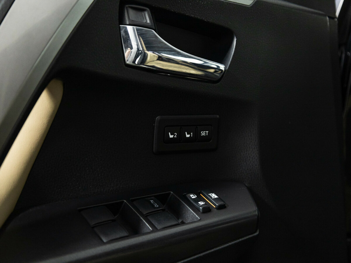 Toyota RAV4 IV (XA40) Рестайлинг, 2017 Фото №13