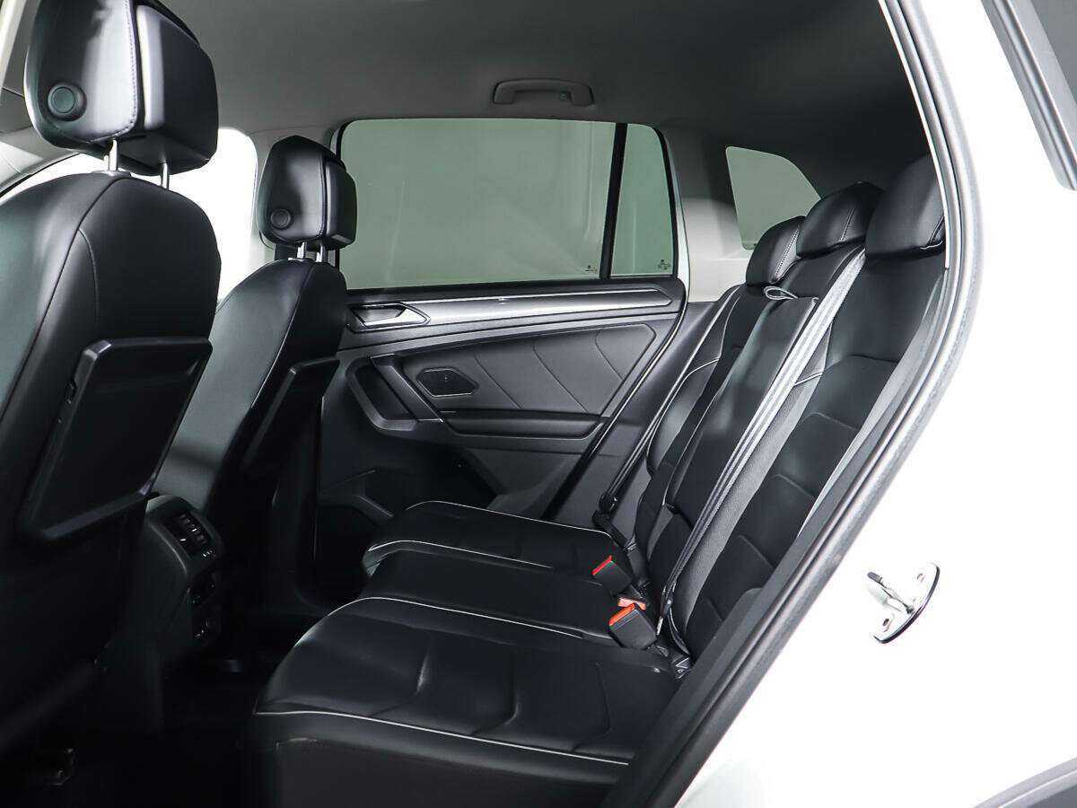 Volkswagen Tiguan, 2018 Фото №10