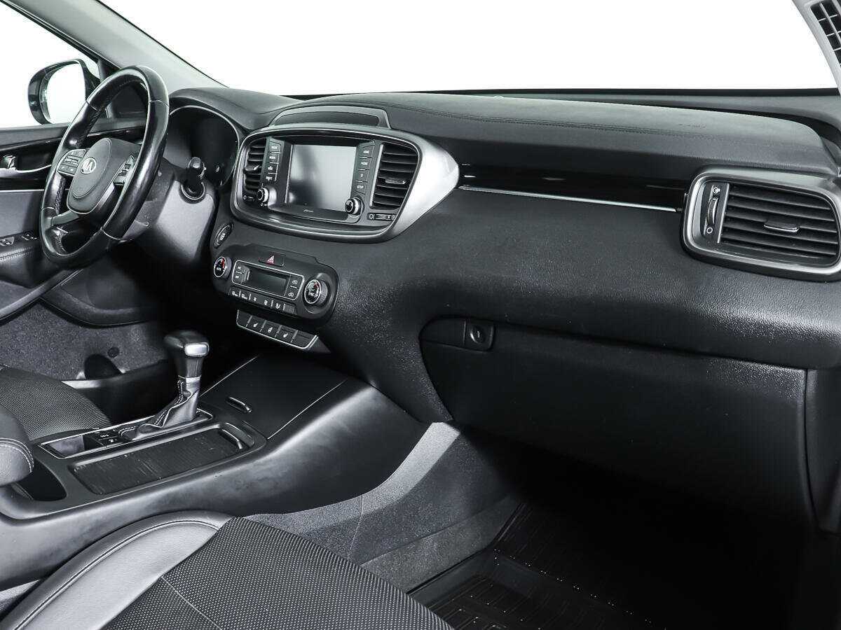 Kia Sorento, 2018 Фото №8