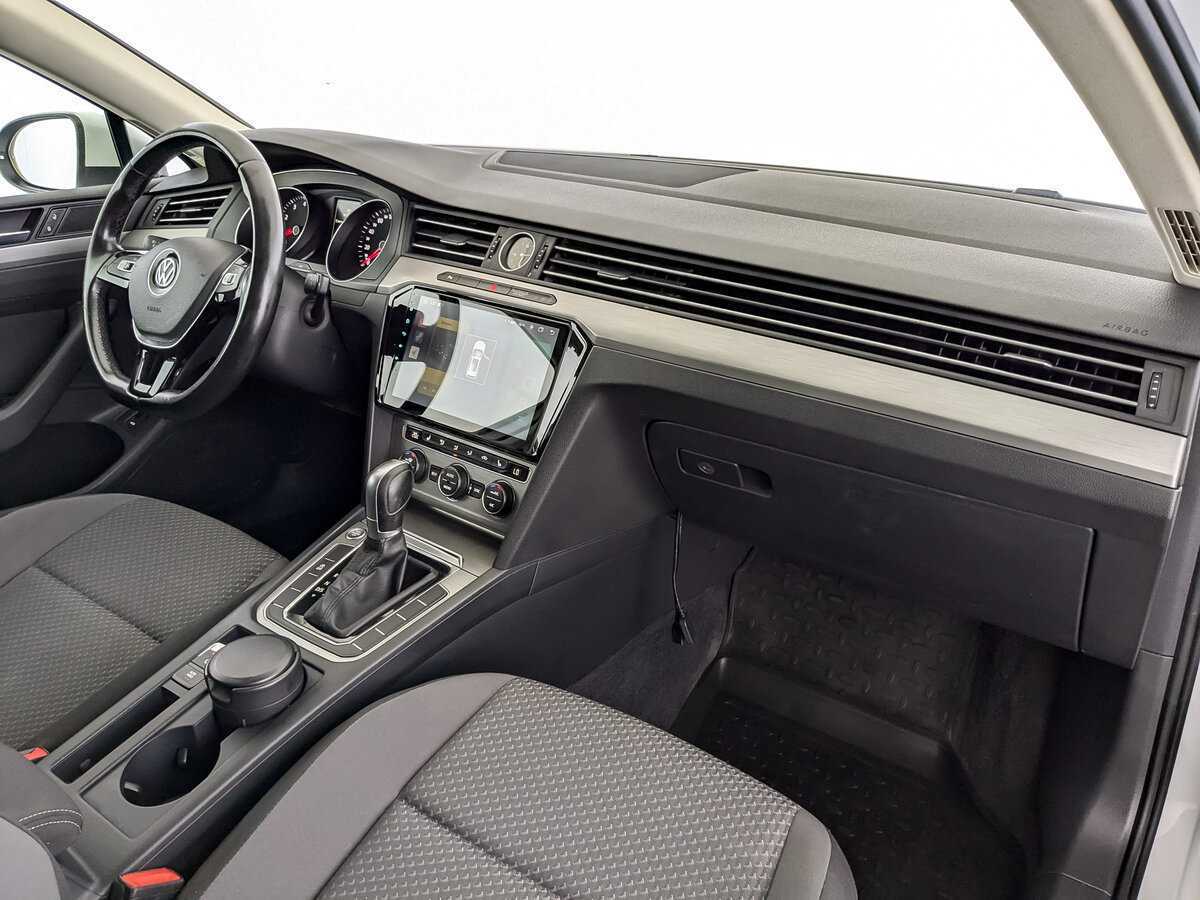 Volkswagen Passat, 2016 Фото №11