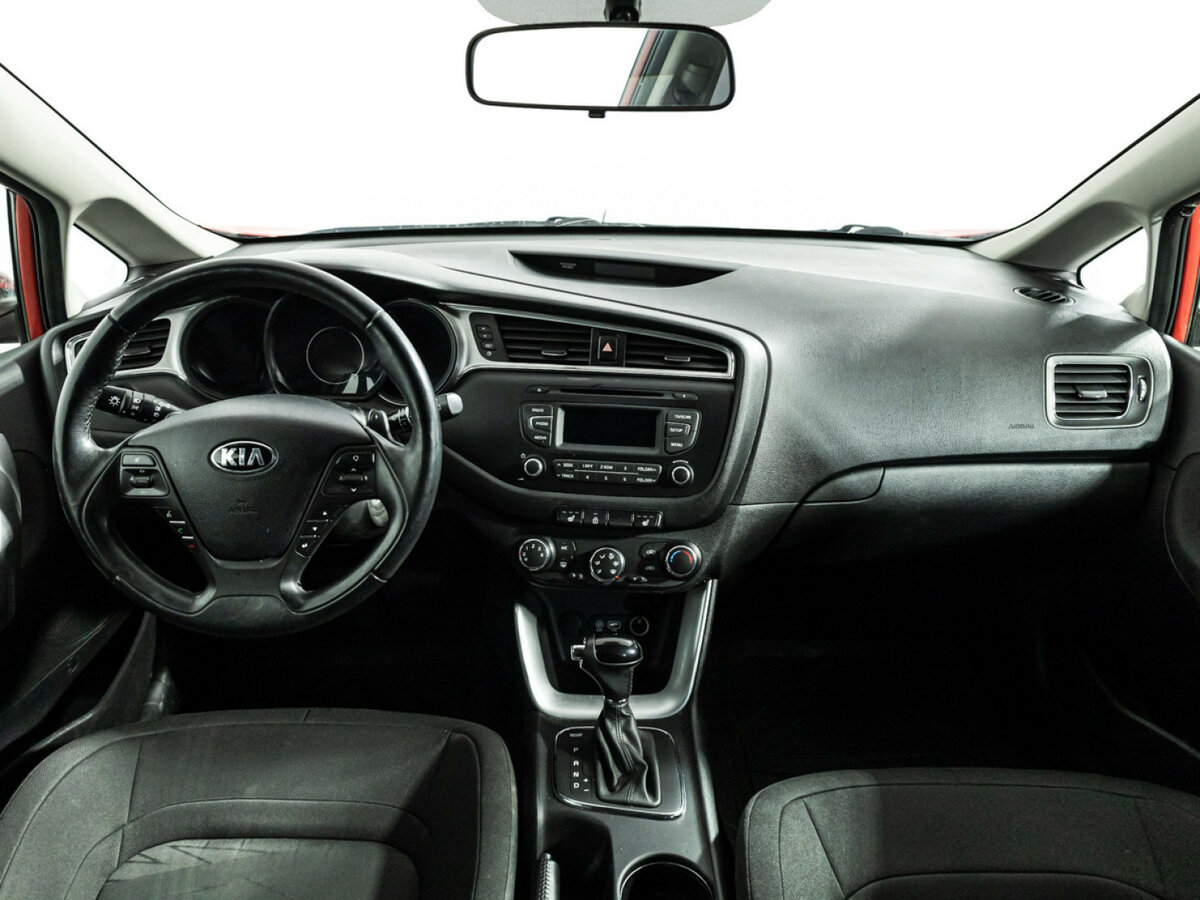 Kia Ceed II Рестайлинг, 2016 Фото №13