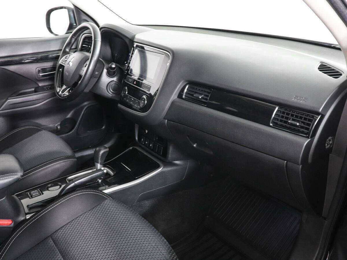 Mitsubishi Outlander, 2018 Фото №10