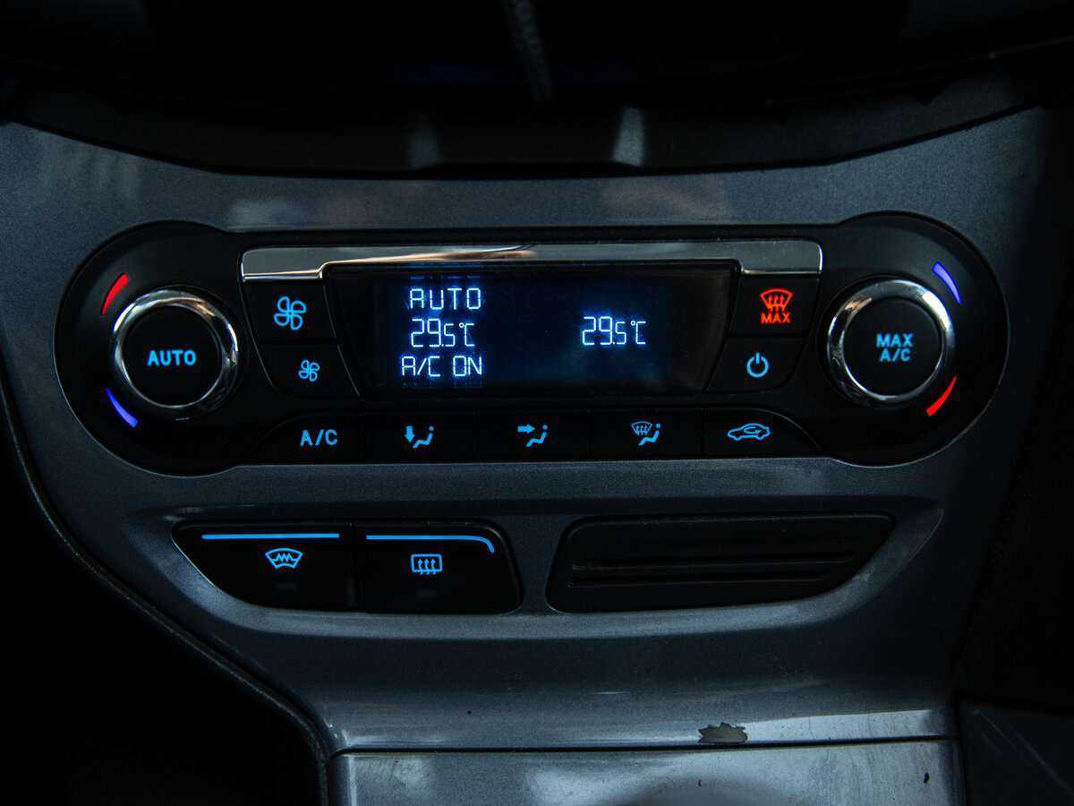 Ford Focus, 2012 Фото №11