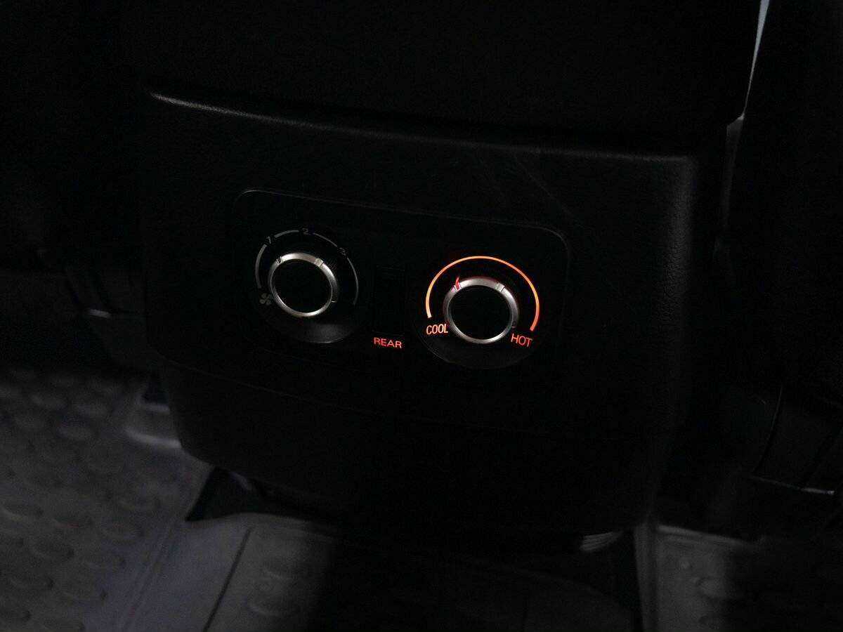 Mitsubishi Pajero, 2011 Фото №11