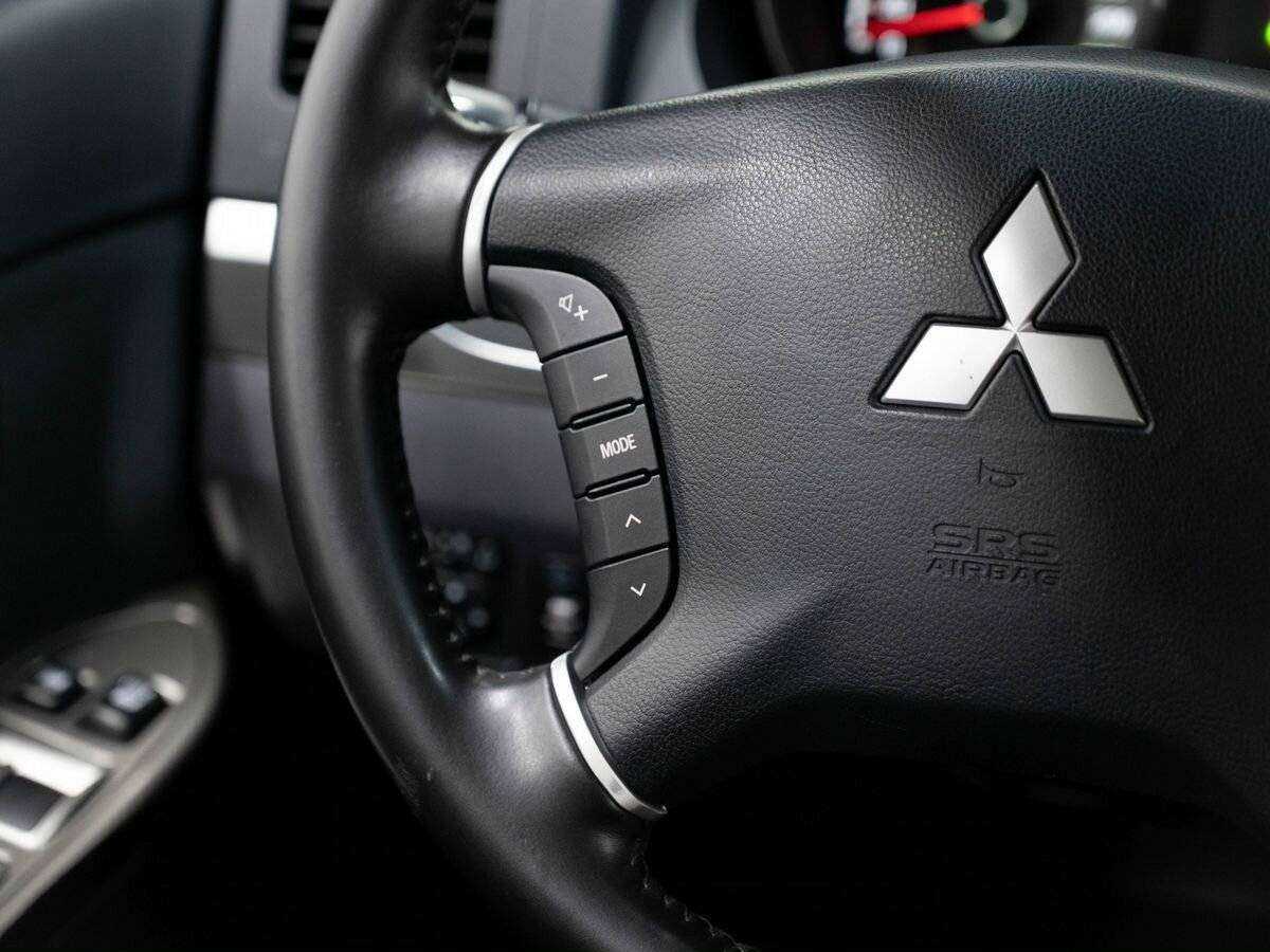 Mitsubishi Pajero, 2011 Фото №14