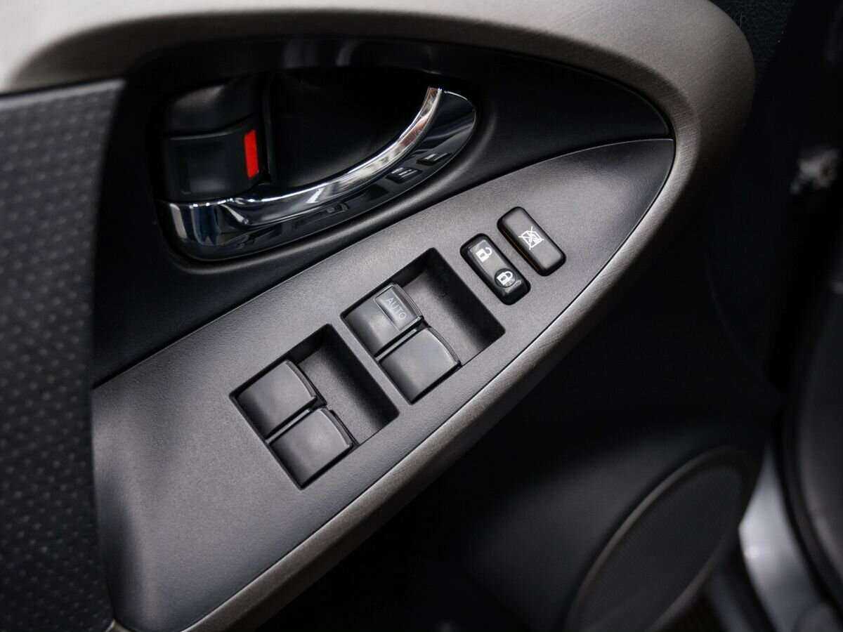 Toyota RAV4, 2011 Фото №16