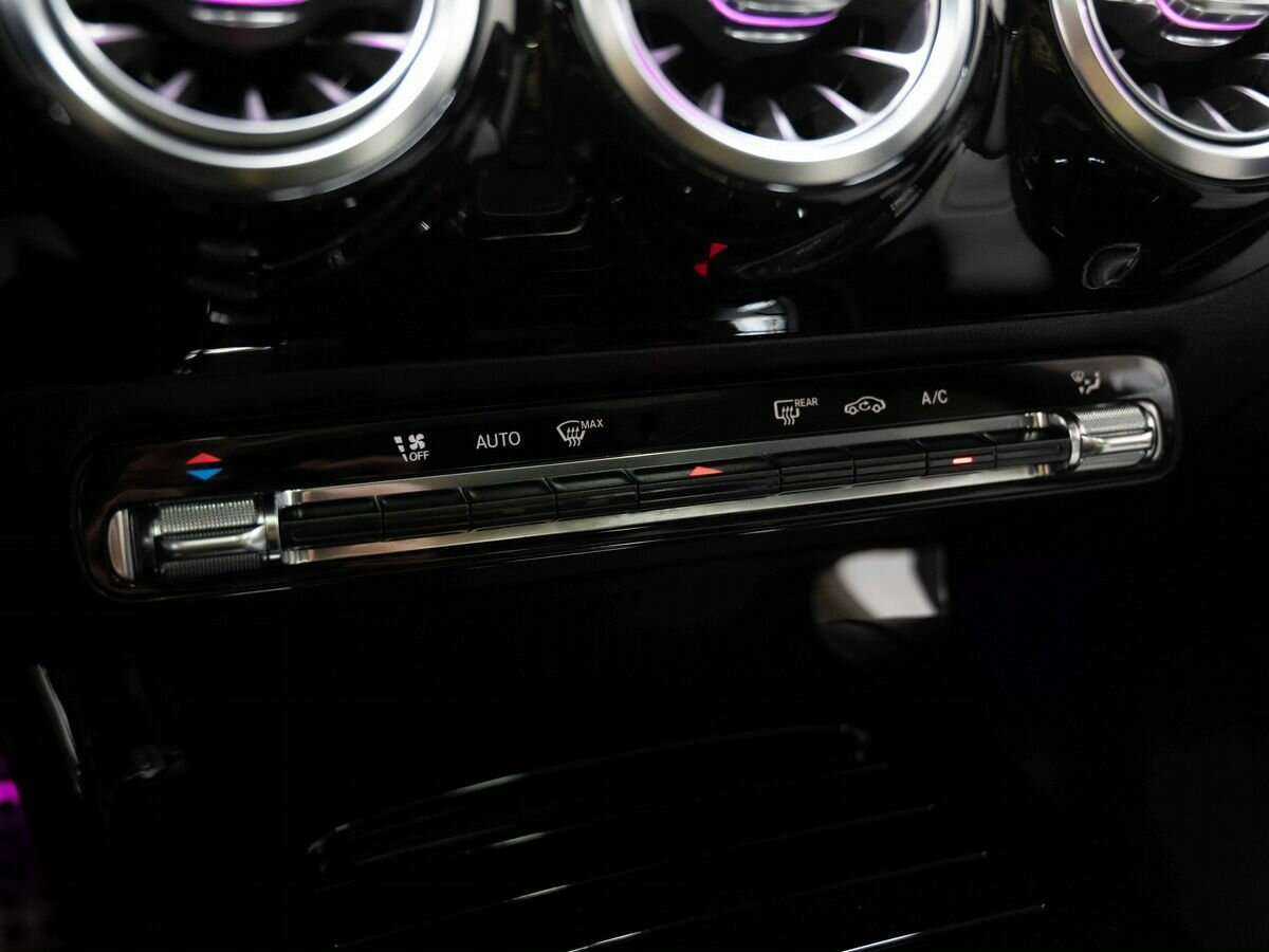 Mercedes-Benz CLA 200, 2020 Фото №23